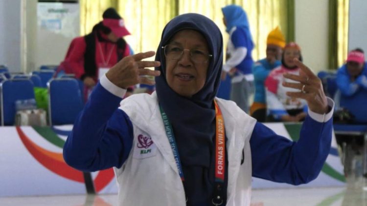 Pesenam Berusia 73 Tahun Ini Buktikan Semangat Tak Pernah Pensiun