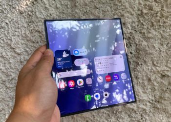 HP Lipat Super Tipis dengan Kamera 200MP dan AI Canggih Galaxy Z Fold7