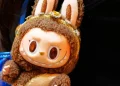 Boneka Labubu Mini Rilis Minggu Ini, Dapat Digantung di HP