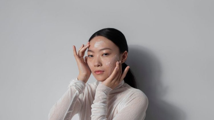 Ciri-Ciri Kulit Butuh Bantuan Dokter, Bukan Percobaan Skincare Lagi