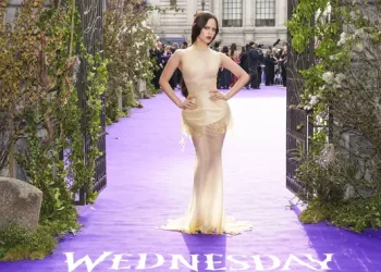 Gaya Kecantikan Gelap Jenna Ortega di Premiere Season 2 Wednesday