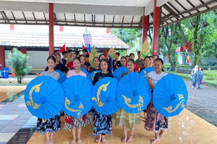 30 Penari SMKN 10 Bandung Tampilkan Tari Kontemporer Meriah HUT Ke-80 RI di Monas