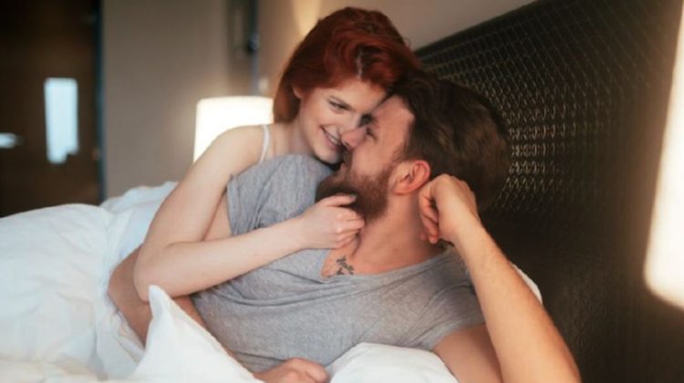 5 Minuman Alami untuk Menambah Stamina di Ranjang