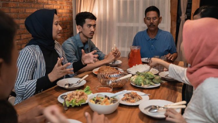 Waktu Terbaik untuk Makan Malam Menurut Ahli