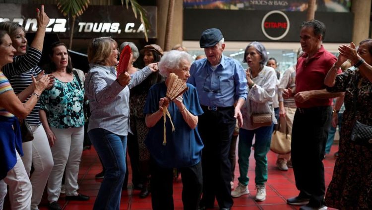 Lantai Dansa Sebagai Hiburan bagi Lansia di Venezuela
