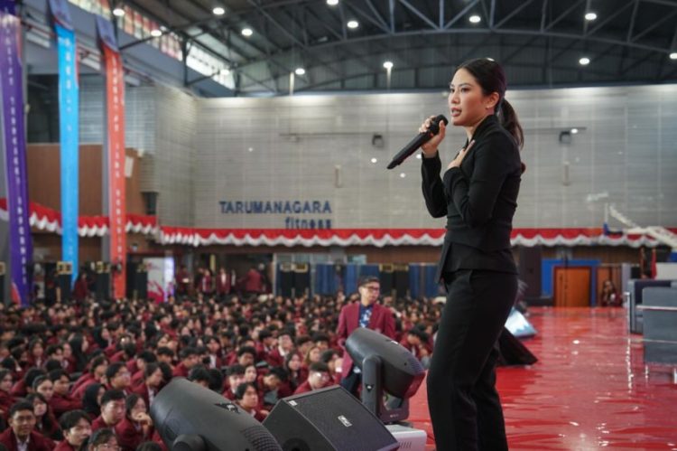 Mahasiswa Antusias Ikuti Kuliah Umum Angela Tanoesoedibjo tentang Tantangan dan Soft Skill