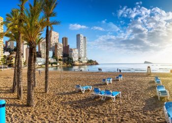 Wisata Pantai di Spanyol Ditutup Karena Temuan Siput Berbisa