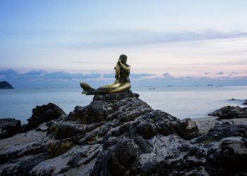 Patung Putri Duyung yang Dipindah-pindah Picu Polemik di Lokasi Baru