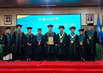 Pimpinan BPK Raih Gelar Doktor melalui Pertahankan Disertasi Nyoman Adhi Suryadnyana