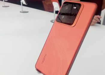 Desain GT 8 Pro Mirip Wajah Robot dengan Kamera Periskop 200MP