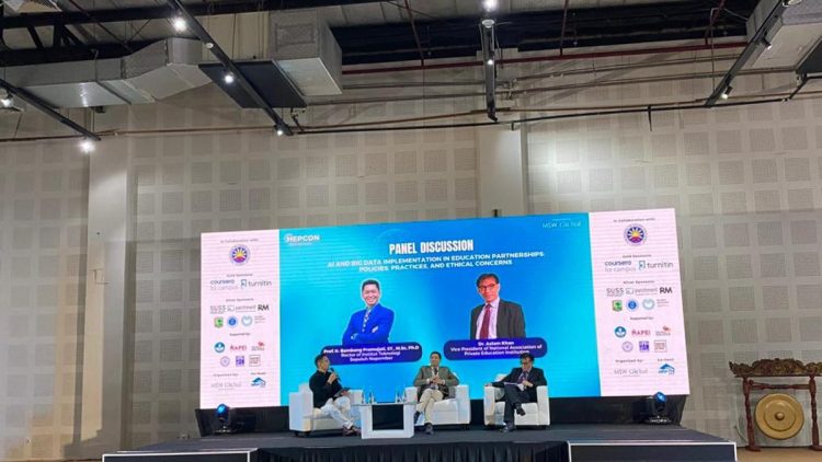 Peluang dan Tantangan Penggunaan AI dalam Pendidikan Tinggi Menurut ITS