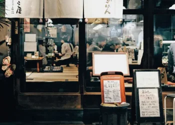 Aplikasi Merevolusi Budaya Pemberian Tip untuk Pelayan Restoran di Jepang