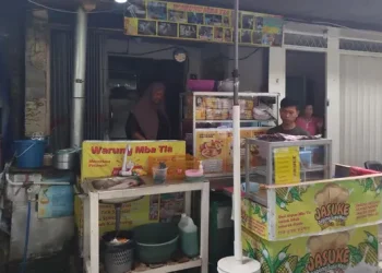 Warung Makan Gondangdia Viral Setelah Didatangi YouTuber Mukbang Tzuyang