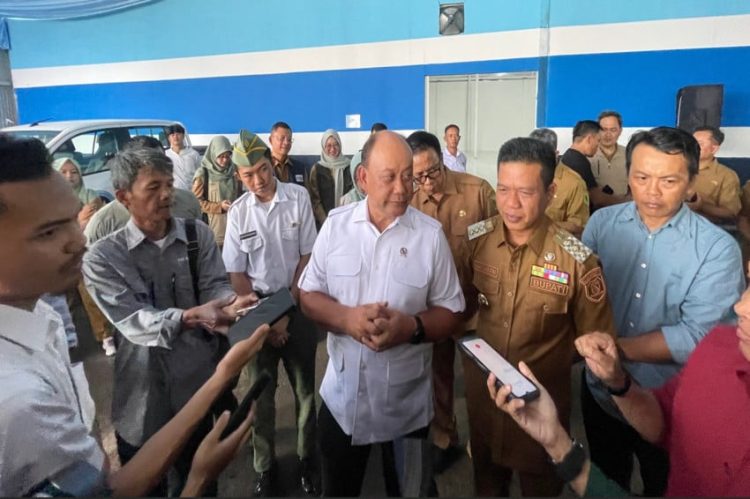 Kepala BGN Disorot karena MBG yang Sebabkan Keracunan Massal di Almamater Dadan Hindayana