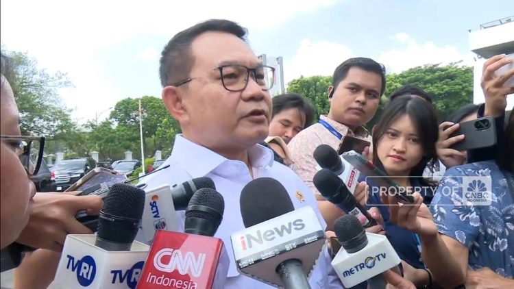 Dudung Tegaskan Tidak Ada Darurat Militer dan Masih Jauh dari Situasi Tersebut