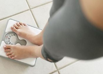 Alasan Ilmiah Mengapa Menimbang Berat Badan Sebaiknya Dilakukan di Pagi Hari