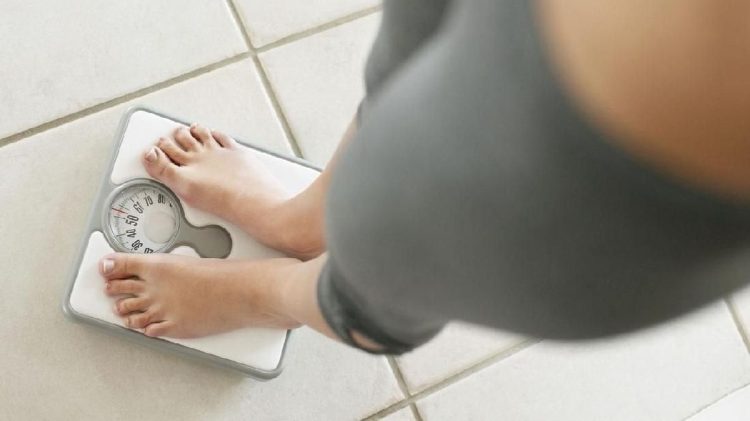 Alasan Ilmiah Mengapa Menimbang Berat Badan Sebaiknya Dilakukan di Pagi Hari