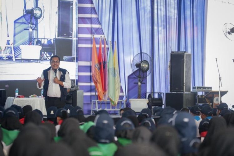 Gus Jazil Berikan Tips Sukses untuk Ribuan Mahasiswa Universitas Sunan Gresik