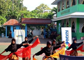 Pelatihan dan Pameran Seni di SMPN 220 oleh MNC Vision Networks dan MNC Peduli