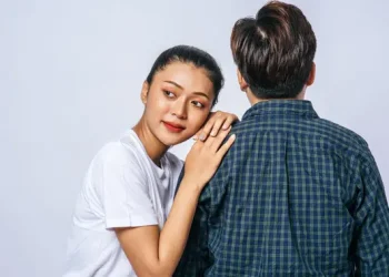 Penyebab Selingkuh Tidak Selalu Bosan, Ahli Jelaskan Alasan Lainnya