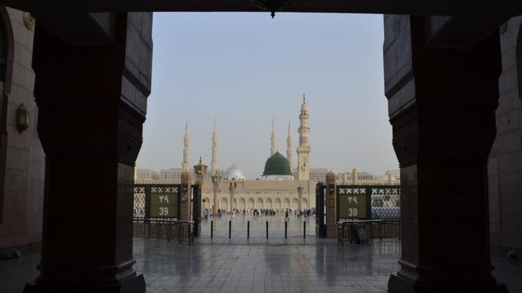 Jemaah Umrah Kini Dapat Masuk Arab Saudi dengan Visa Apa Saja