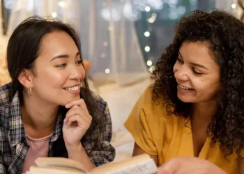 Riset Mengungkap Ciri-Ciri Teman Curhat yang Baik dan Cocok