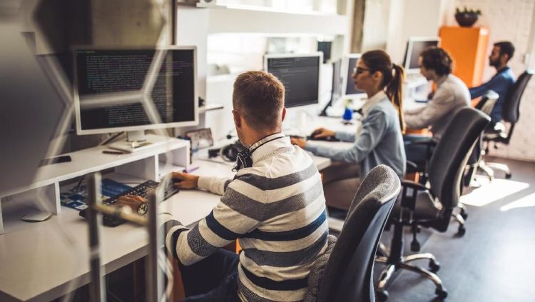 Pekerja Usia 30-an Rentan Stroke Ringan, Simak Penyebabnya