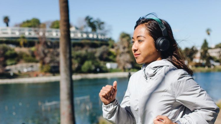 Rekomendasi Earbuds dan Headset untuk Olahraga dan Komuter