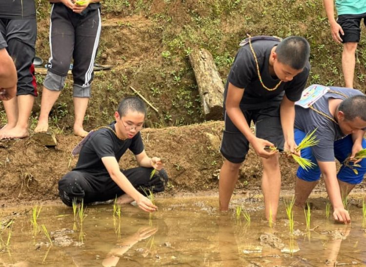 Belajar Hidup di Desa Siswa SMA Labschool Jakarta Melalui Trip Observasi 2025