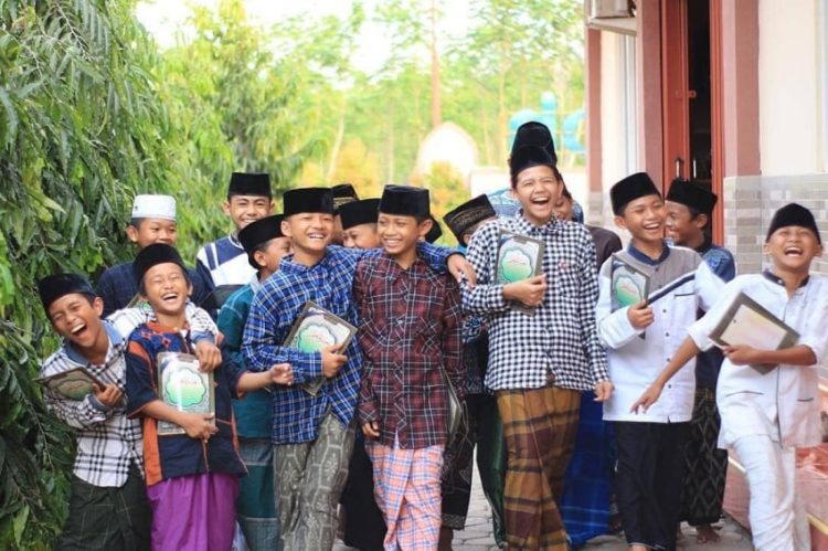 Hari Santri 22 Oktober 2025 Apakah Libur Nasional atau Tidak Ini Penjelasannya