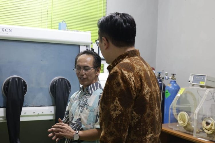 Dosen Unpad Masuk 2 Persen Ilmuwan Dunia Berkat Riset dan Paten Nanoteknologi