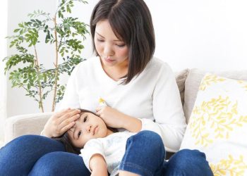 Ketika Musim Sakit, Kapan Anak Perlu Minum Obat Demam?