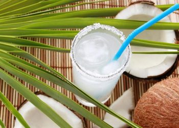Air Kelapa dan Manfaatnya untuk Kesehatan Ginjal