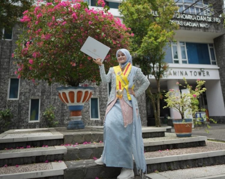 Kunci Sukses Raih Gelar Doktor di UGM dalam 2 Tahun dan Motivasi Khususnya