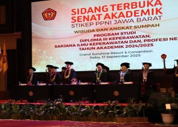 Kukuhkan 87 Calon Wisudawan Siap Dukung Indonesia Emas 2045 di STIKep PPNI Jabar