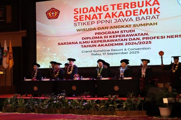 Kukuhkan 87 Calon Wisudawan Siap Dukung Indonesia Emas 2045 di STIKep PPNI Jabar