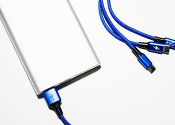 Powerbank Mengeluarkan Api Saat Penerbangan, Dinding Kabin Pesawat Terbakar