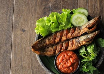 12 Tempat Makan Pecel Lele Terlaris di Jakarta 2025 yang Bikin Ketagihan