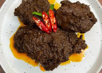 14 Rekomendasi Tempat Makan Rendang di Padang Terbaik 2025