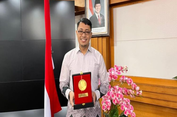 Profesor Muda IPB University Raih Habibie Prize 2025 Melalui Riset Aktif