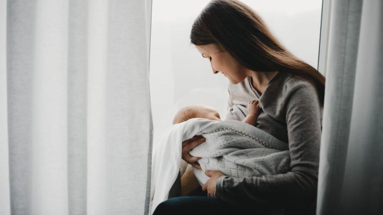 4 Posisi Menyusui yang Harus Dihindari untuk Calon Ibu