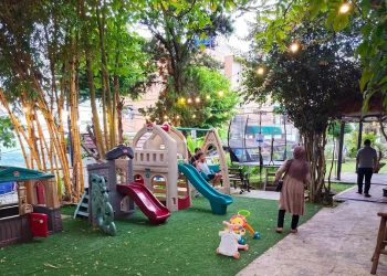 28 Tempat Makan Siang di Bandung Ramah Anak dengan Playground untuk Keluarga Asyik