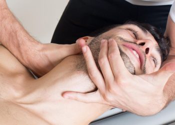 Terapi Chiropractic dan Hubungannya dengan Risiko Stroke Penjelasan Lengkap