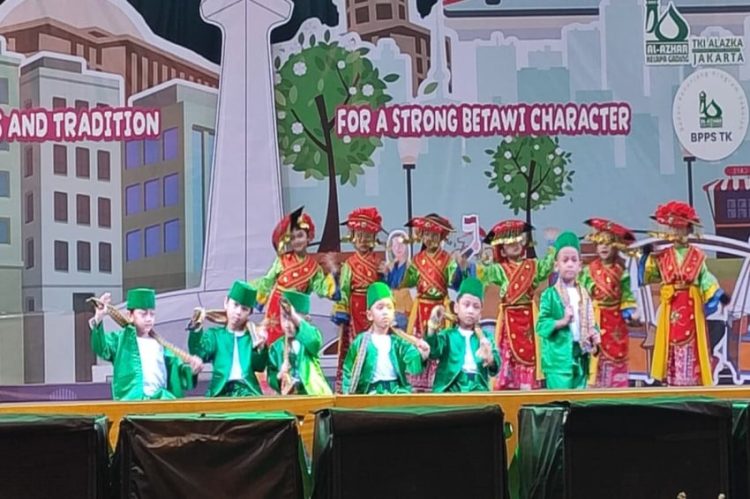 Tumbuhkan Cinta Budaya dan Aksi Berbagi untuk Seniman Betawi di TK Islam Alazka