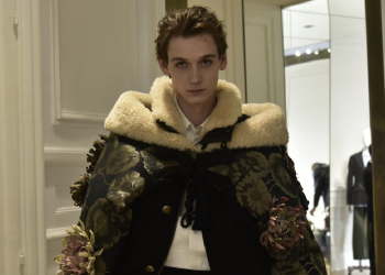 Gaya Aristokrat Modern Jonathan Anderson dalam Rekonstruksi Fashion Pria Dior