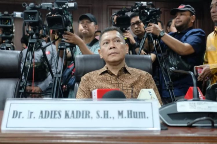Pendidikan Adies Kadir, Wakil Ketua DPR yang Dicalonkan sebagai Hakim MK
